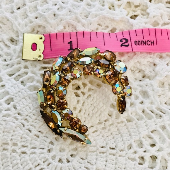 Vintage Amber Aurora Borealis Crescent brooch – unsigned Sherman style 2“ - Picture 4 of 7